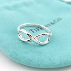 Tiffany & Co. Sterling Silver Figure 8 Signature Infinity Band Ring Size 7